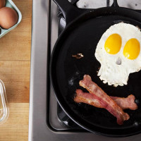 Pirates-Eggs-and-Bacon-Breakfast