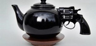 Revolver-Gun-Teapot