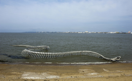 Serpent d'Océan - Huang Yong Ping