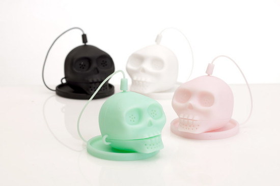 lee-jinyoung-skull-tea-infuser-designboom-02